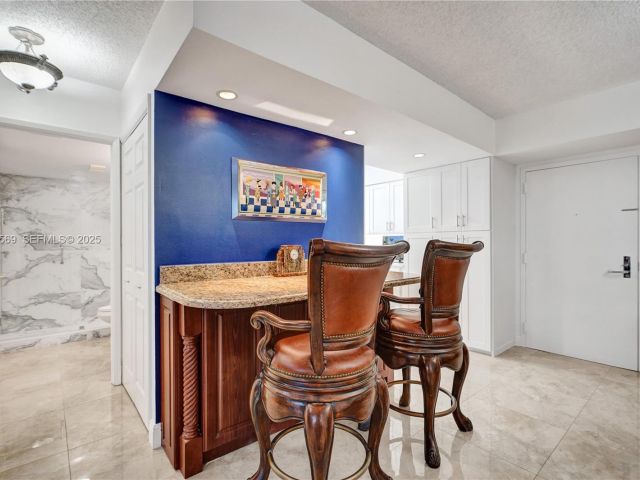 2-bedroom condo for sale in Aventura - 3600 Mystic Pointe Dr 311 - MondialRealty