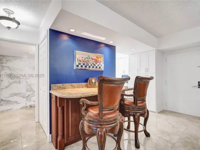 2-bedroom condo for sale in Aventura - 3600 Mystic Pointe Dr 311 - MondialRealty