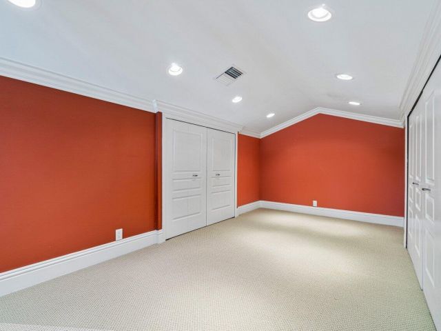 Home for rent at 870 NW 7th Street - photo 6901106