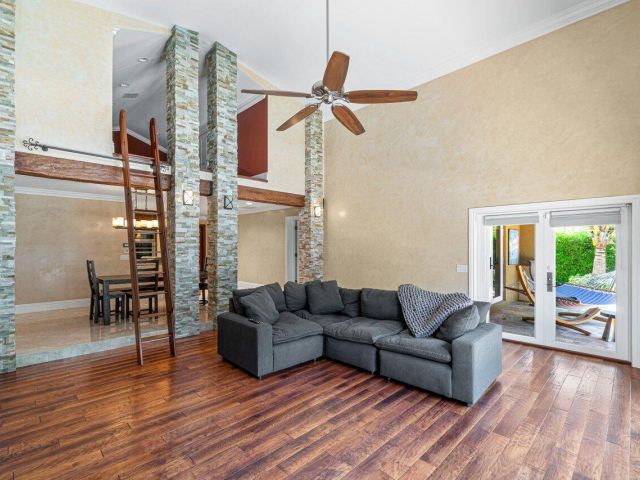 Home for rent at 870 NW 7th Street - photo 6901111