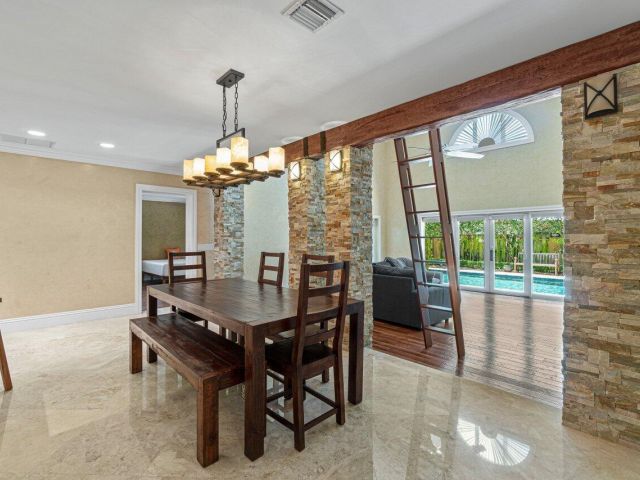 Home for rent at 870 NW 7th Street - photo 6901112