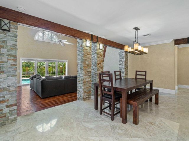 Home for rent at 870 NW 7th Street - photo 6901113