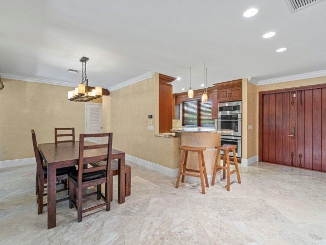 Home for rent at 870 NW 7th Street - photo 6901114