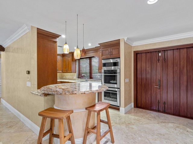 Home for rent at 870 NW 7th Street - photo 6901115