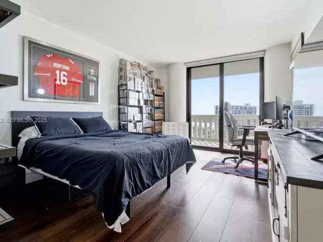 3-bedroom condo for sale in Aventura - 3000 Island Blvd 2802 - MondialRealty