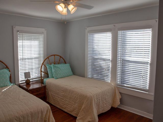 Home for rent at 419 43rd Street - photo 6902889