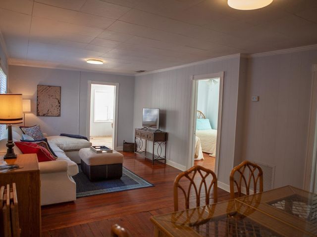 Home for rent at 419 43rd Street - photo 6902892