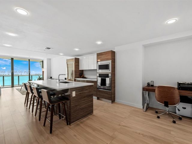 Apartment for rent  Unit #3903 - photo 6905140