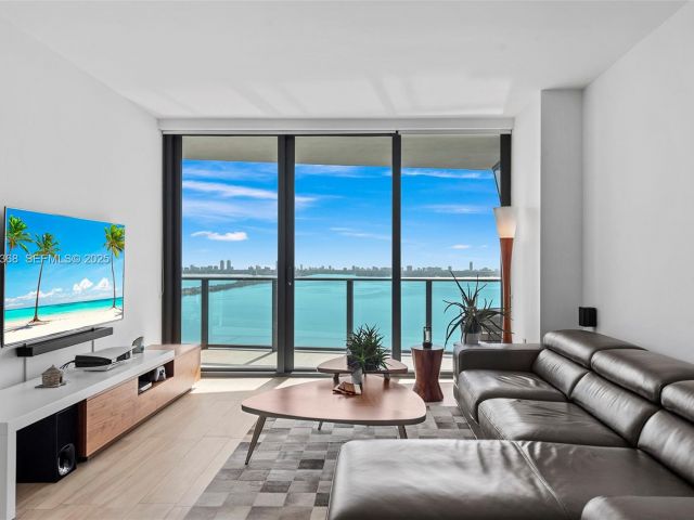 Apartment for rent  Unit #3903 - photo 6905144