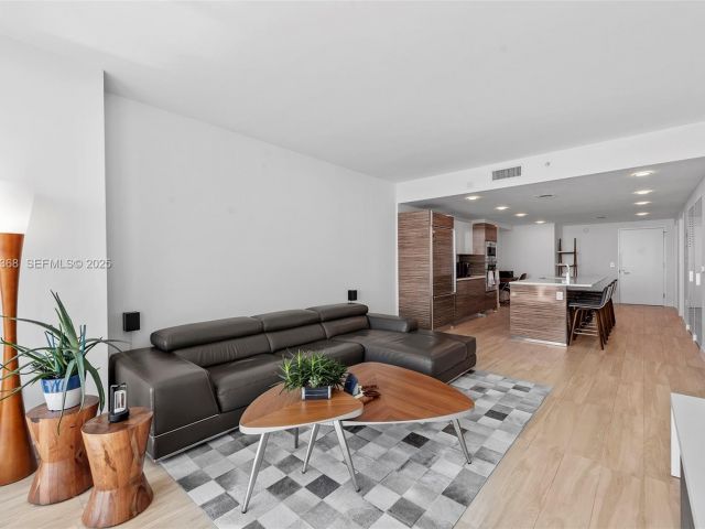 Apartment for rent  Unit #3903 - photo 6905149