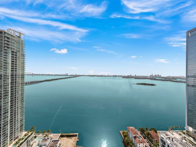 Apartment for rent  Unit #3903 - photo 6905152