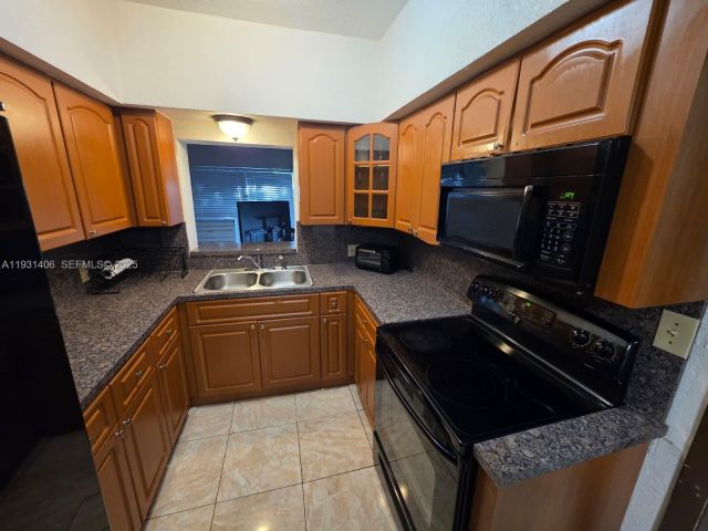 Home for sale at 530 NE 132nd Ter - photo 6928274