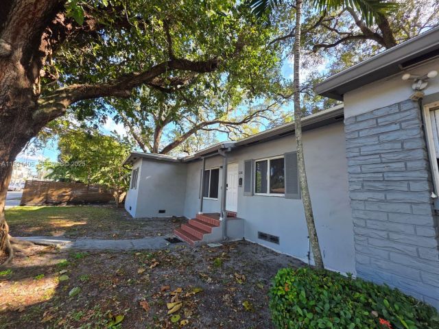 Home for sale at 530 NE 132nd Ter - photo 6928279