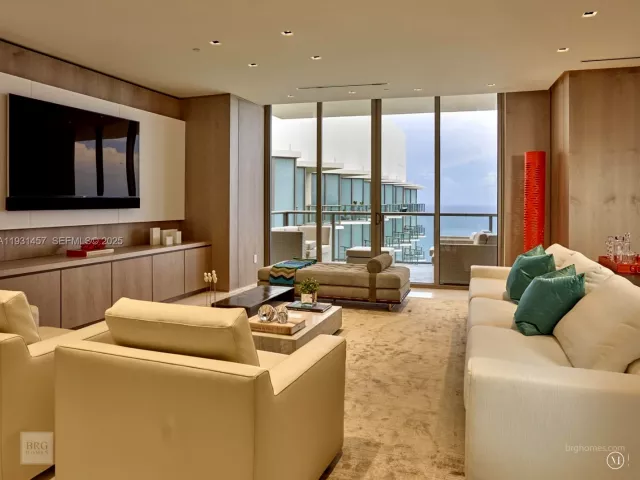 3-bedroom condo for rent in Bal Harbour - 9701 Collins Ave 2704S - MondialRealty