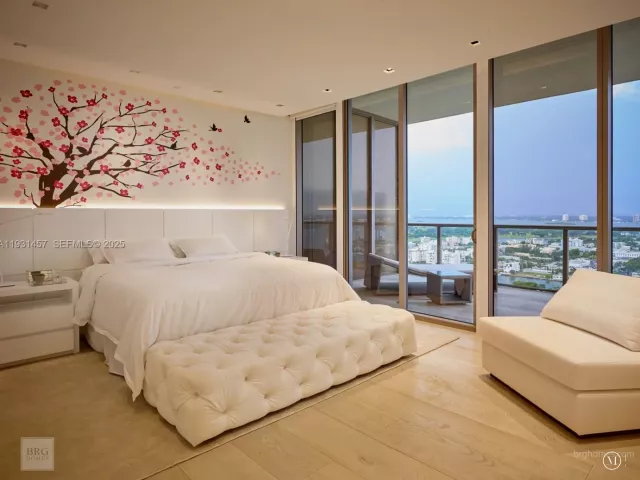 3-bedroom condo for rent in Bal Harbour - 9701 Collins Ave 2704S - MondialRealty