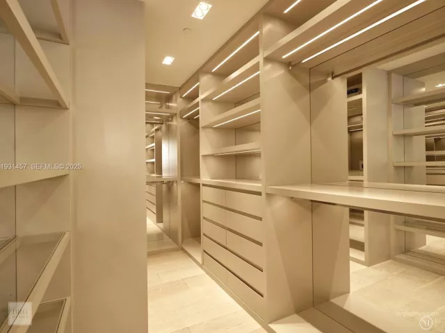 3-bedroom condo for rent in Bal Harbour - 9701 Collins Ave 2704S - MondialRealty