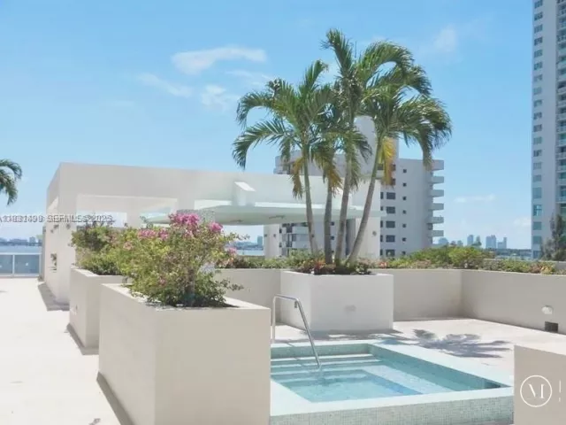 3-bedroom condo for rent in Miami - 600 NE 27th St 2001 - MondialRealty