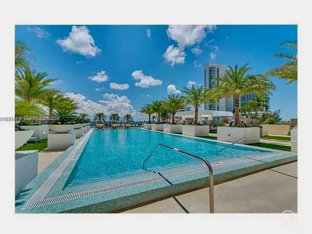3-bedroom condo for rent in Miami - 600 NE 27th St 2001 - MondialRealty