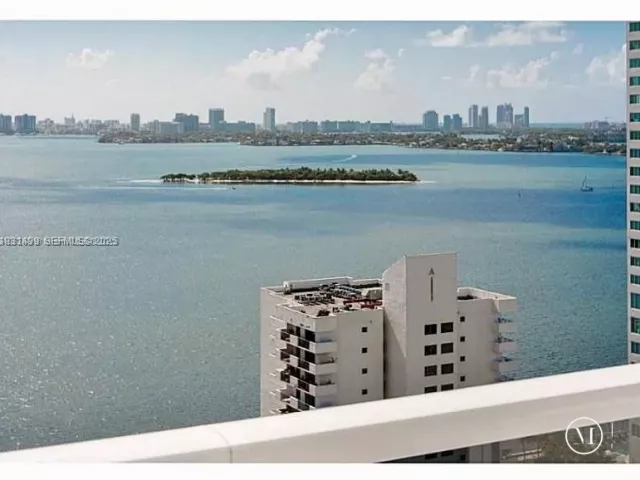 3-bedroom condo for rent in Miami - 600 NE 27th St 2001 - MondialRealty