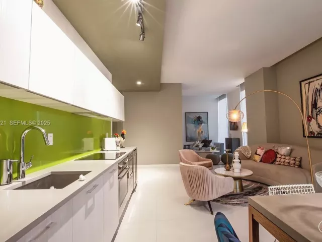 1-bedroom condo for sale in Miami - 501 NE 31st St PH4405 - MondialRealty