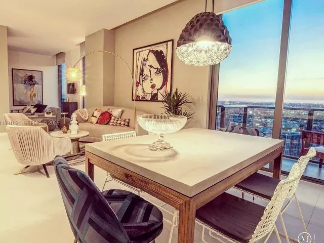 1-bedroom condo for sale in Miami - 501 NE 31st St PH4405 - MondialRealty