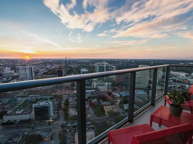 1-bedroom condo for sale in Miami - 501 NE 31st St PH4405 - MondialRealty