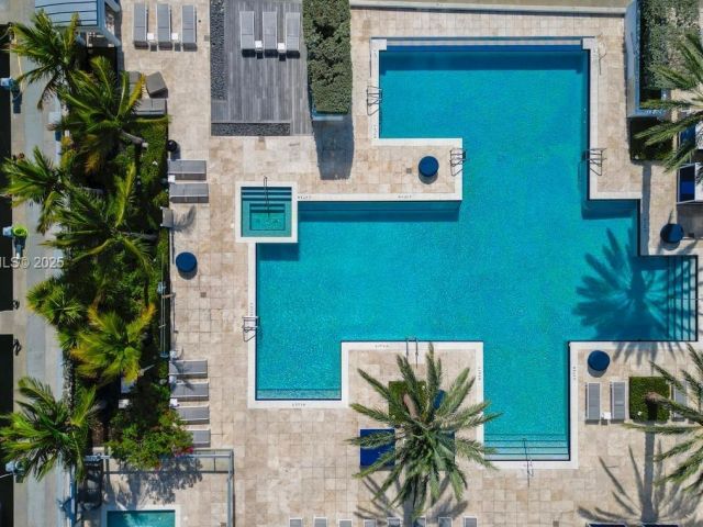 Apartment for sale  Unit #909 - photo 7503677