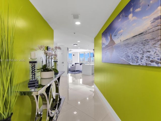 Apartment for sale  Unit #909 - photo 7503682