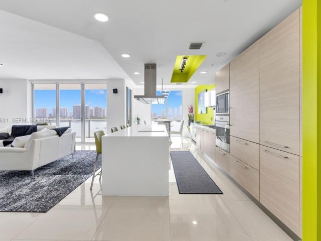 Apartment for sale  Unit #909 - photo 7503685