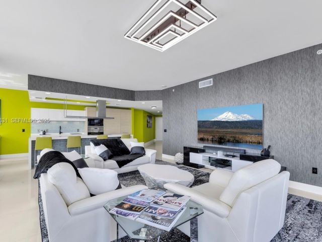 Apartment for sale  Unit #909 - photo 7503688