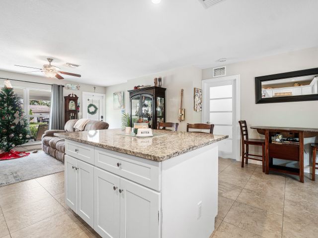 Home for sale at 301 Se 10th Court - photo 6904185