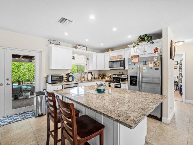 Home for sale at 301 Se 10th Court - photo 6904187