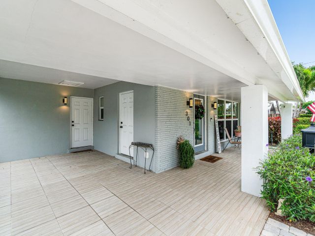 Home for sale at 301 Se 10th Court - photo 6904190