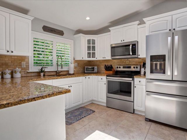 Home for rent at 1110 SW 15th Street - photo 6904254