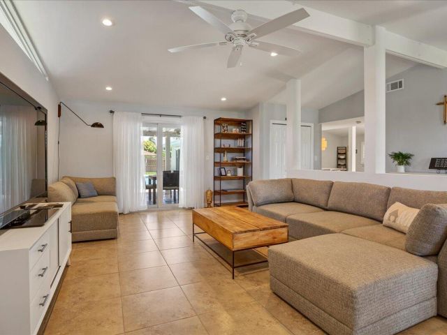 Home for rent at 1110 SW 15th Street - photo 6904257