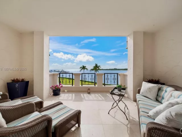2-bedroom condo for rent in Miami Beach - 2332 Fisher Island Dr 4302 - MondialRealty