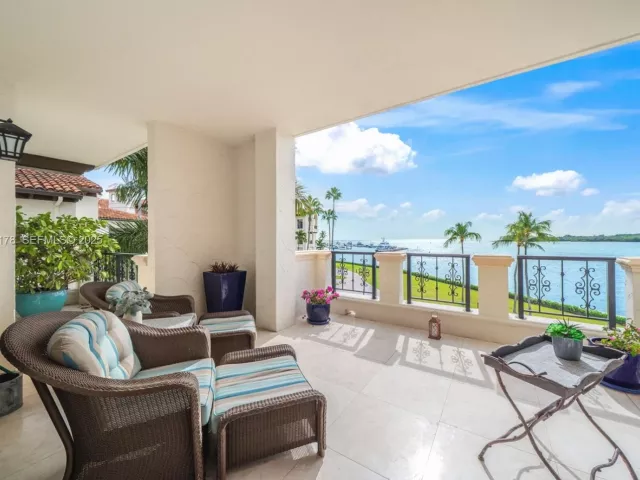 2-bedroom condo for rent in Miami Beach - 2332 Fisher Island Dr 4302 - MondialRealty
