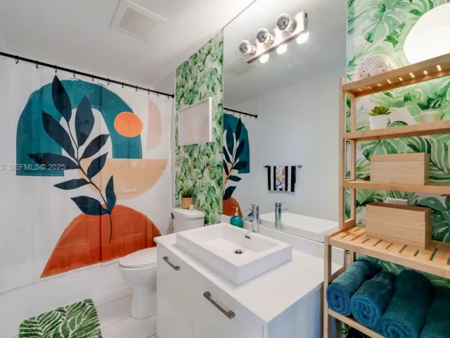 1-bedroom condo for rent in Miami - 151 SE 1st St 3008 - MondialRealty