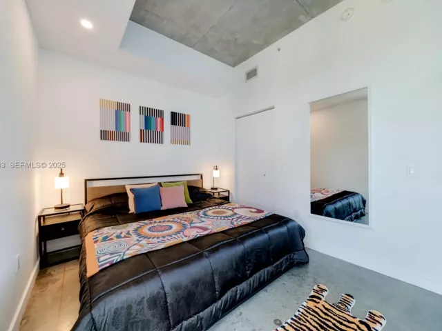 1-bedroom condo for rent in Miami - 151 SE 1st St 3008 - MondialRealty