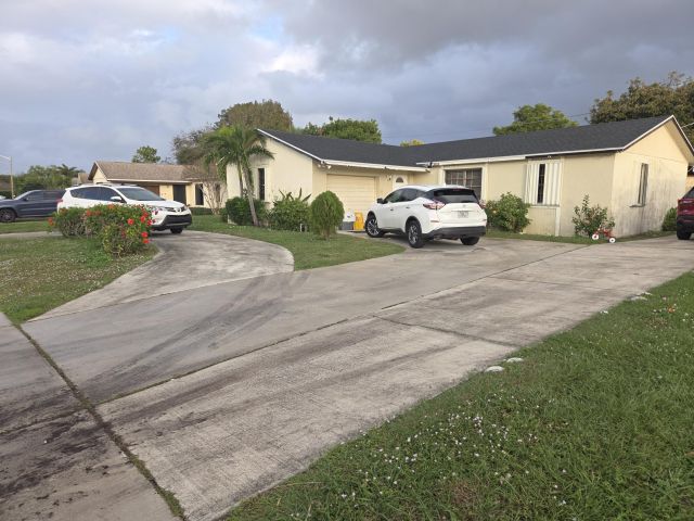 Home for rent at 1474 N Mangonia Circle - photo 6905783