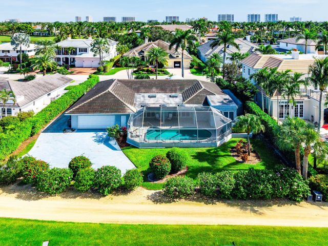 Home for rent at 2041 Thatch Palm Drive - photo 6913382