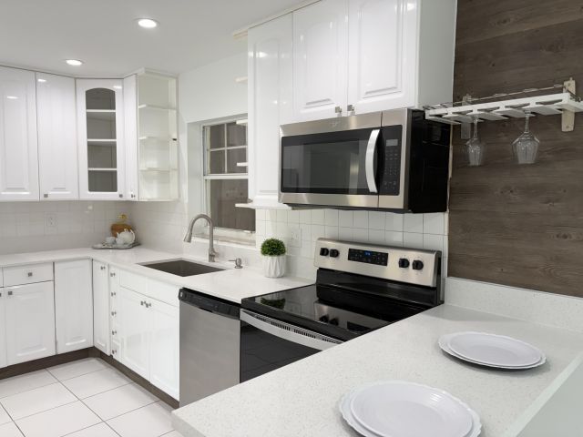 Home for rent at 9976 Liberty Rd - photo 6919737