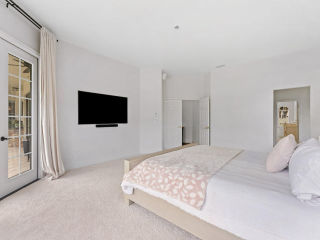 Home for sale at 1100 SW 21st Avenue - photo 6914995