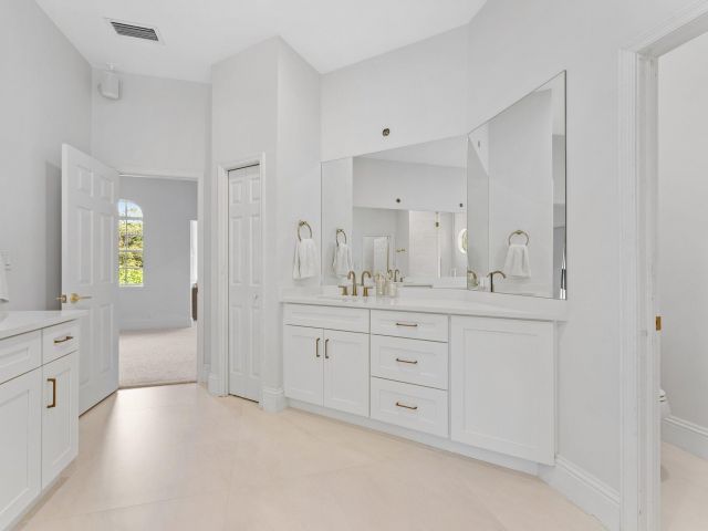 Home for sale at 1100 SW 21st Avenue - photo 6915000