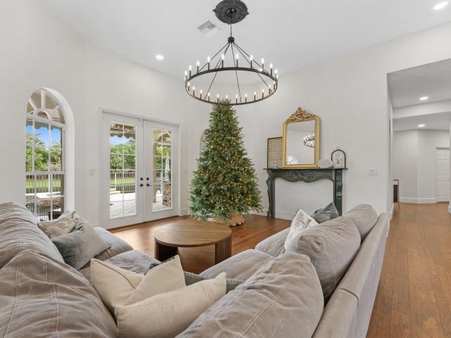 Home for sale at 1100 SW 21st Avenue - photo 6915006