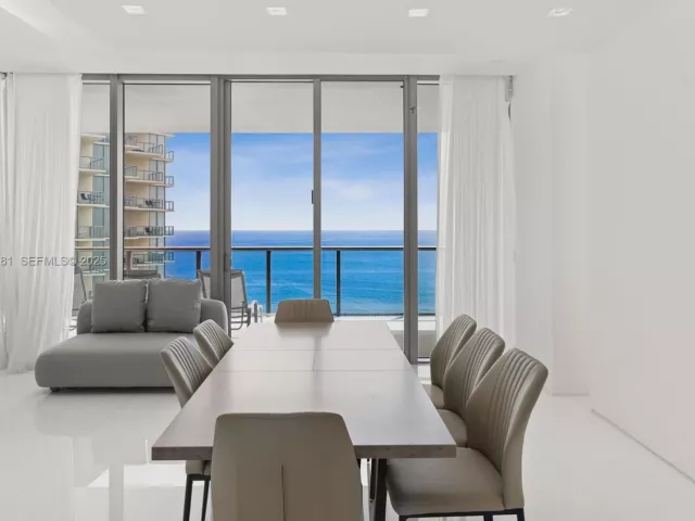 4-bedroom condo for sale in Bal Harbour - 9701 Collins Ave 2303S - MondialRealty