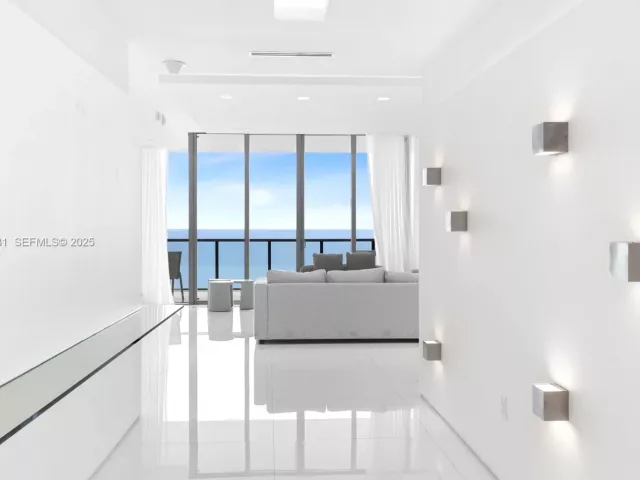 4-bedroom condo for sale in Bal Harbour - 9701 Collins Ave 2303S - MondialRealty