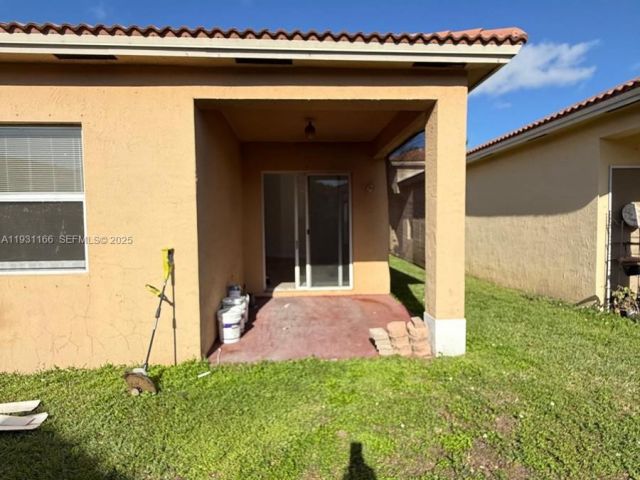 3-bedroom home for rent in Homestead - 2221 NE 37th Ter 0 - MondialRealty