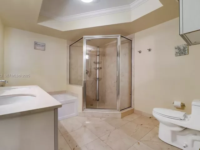 2-bedroom condo for sale in Sunny Isles Beach - 17555 Atlantic Blvd 1205 - MondialRealty