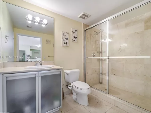 2-bedroom condo for sale in Sunny Isles Beach - 17555 Atlantic Blvd 1205 - MondialRealty